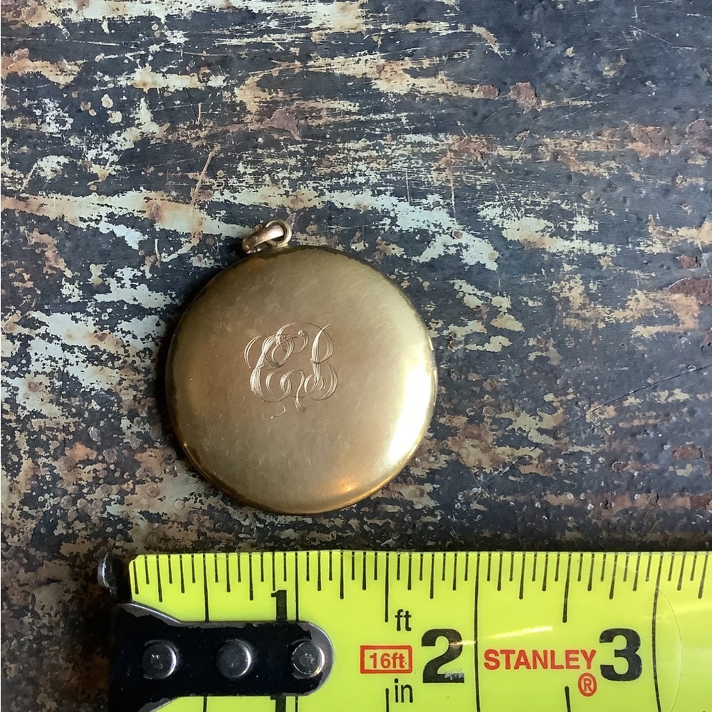 Antique W&S Victorian Monogrammed Locket - Picture 5 of 5